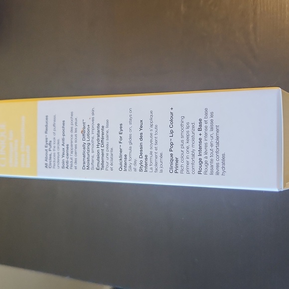 Clinique 4 pc. Makeup and skincare set - Picture 4 of 4